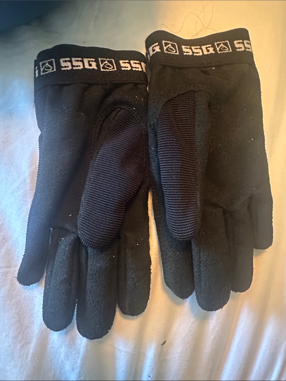 Children’s Equestrian Riding Gloves - Picture 2 of 3